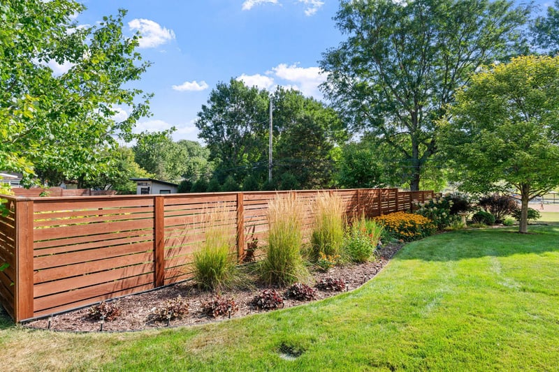 2823 Silver Lake Rd NE, Saint Anthony, MN 55418