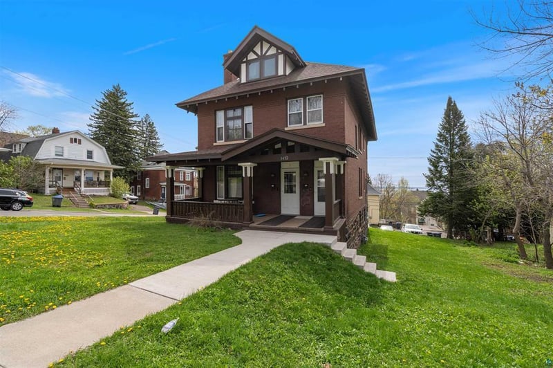 1432 E 4th St, Duluth, MN 55805