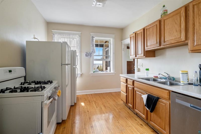 1432 E 4th St, Duluth, MN 55805