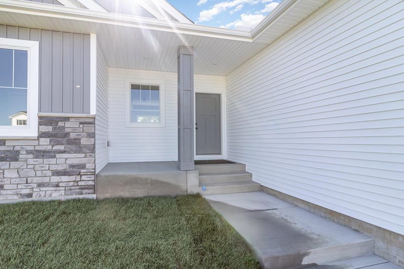 22790 Silverod St NW, Saint Francis, MN 55070