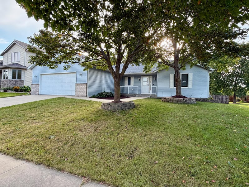 1007 Golfers Ct SE, Rochester, MN 55904