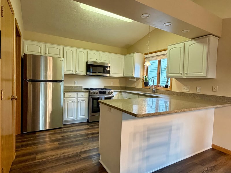 1007 Golfers Ct SE, Rochester, MN 55904