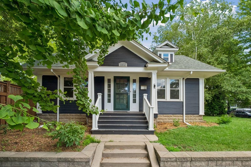 358 Cretin Ave S, Saint Paul, MN 55105