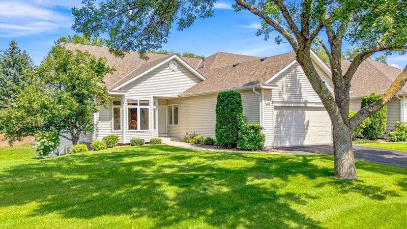 2774 Boulder Dr, Burnsville, MN 55337