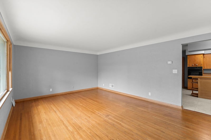 238 Macarthur St W, South Saint Paul, MN 55075
