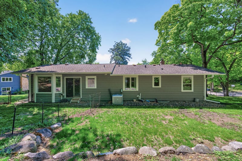 12020 Mayflower Cir, Minnetonka, MN 55305