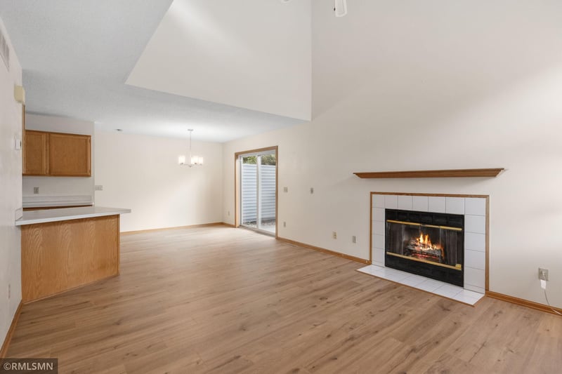 4831 Helena Ln N #1, Oakdale, MN 55128