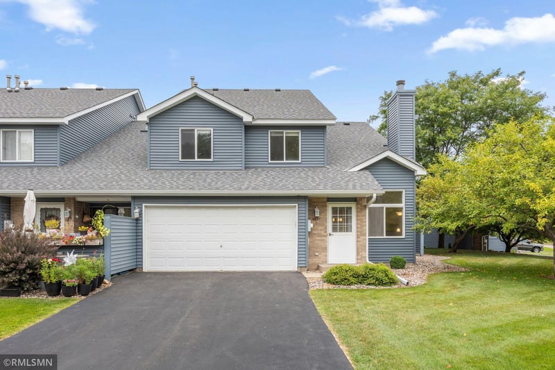 4831 Helena Ln N #1, Oakdale, MN 55128