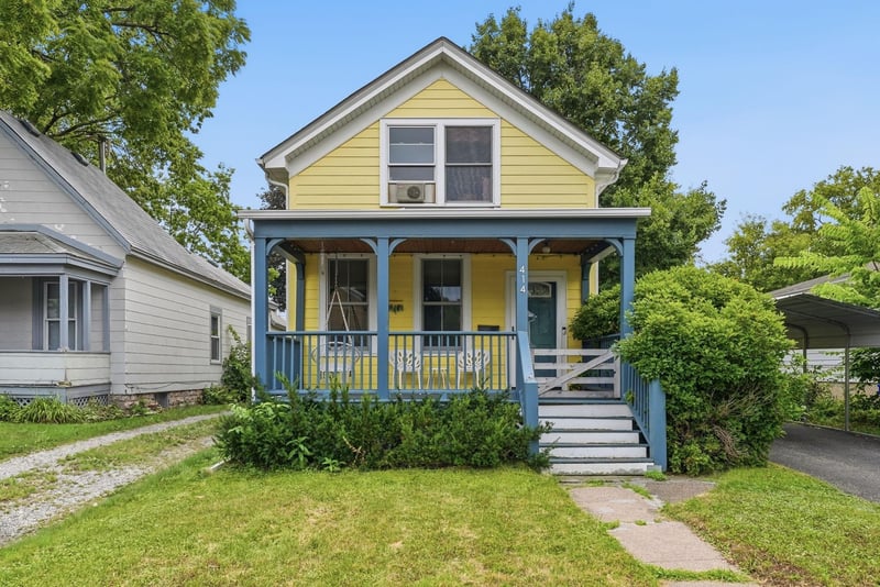 414 Banfil St, Saint Paul, MN 55102