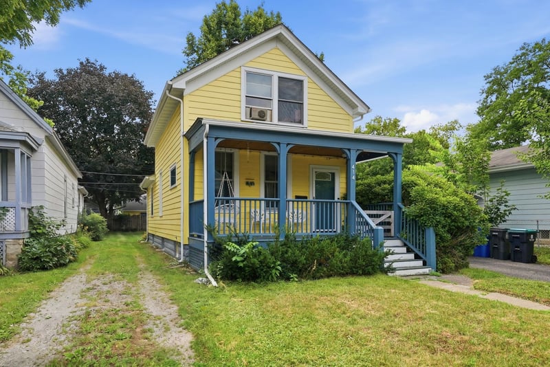 414 Banfil St, Saint Paul, MN 55102