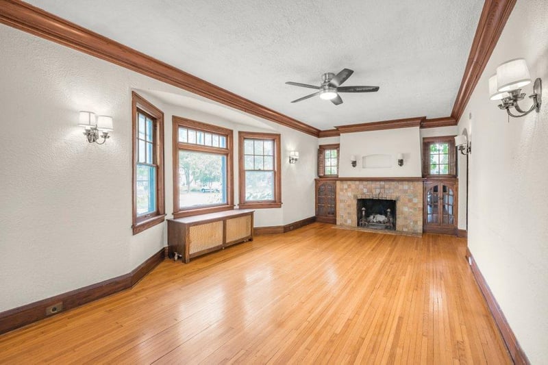 2657 Zenith Ave N, Robbinsdale, MN 55422