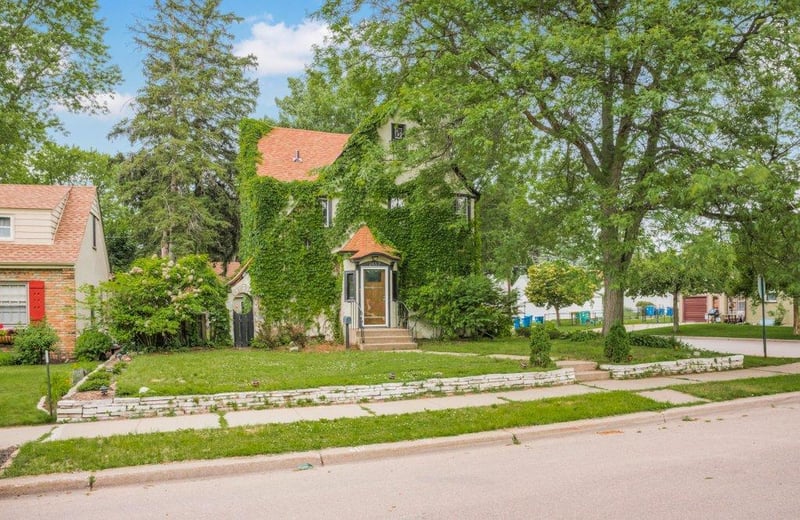 2657 Zenith Ave N, Robbinsdale, MN 55422