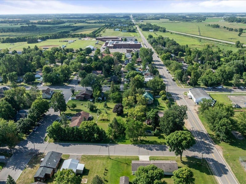 110 Central Ave N, Bertha, MN 56437