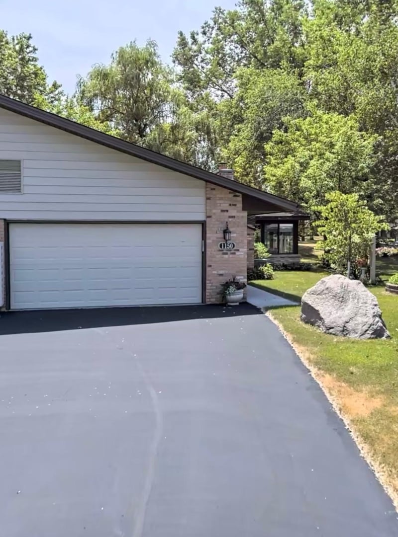 1150 Xene Ln N, Plymouth, MN 55447