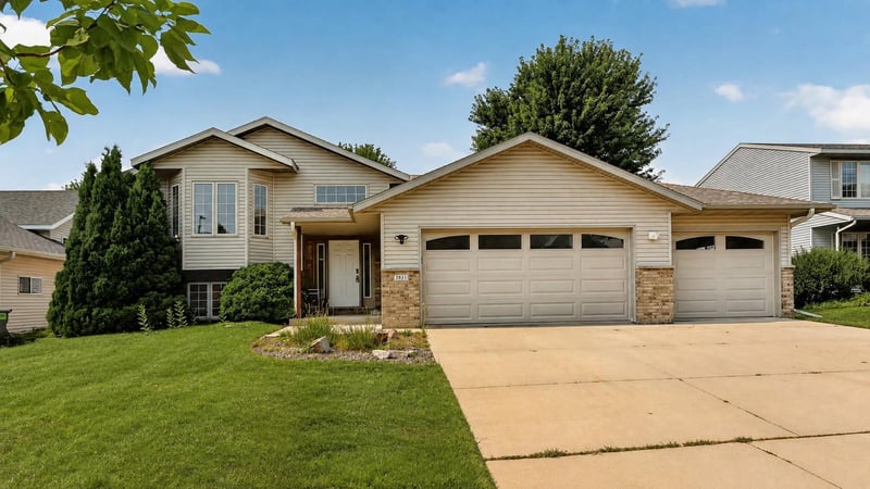 3931 Birmingham Ln NW, Rochester, MN 55901
