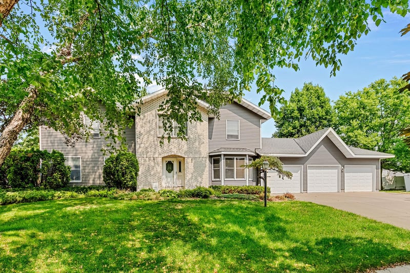 2509 Colony Dr, Saint Cloud, MN 56303