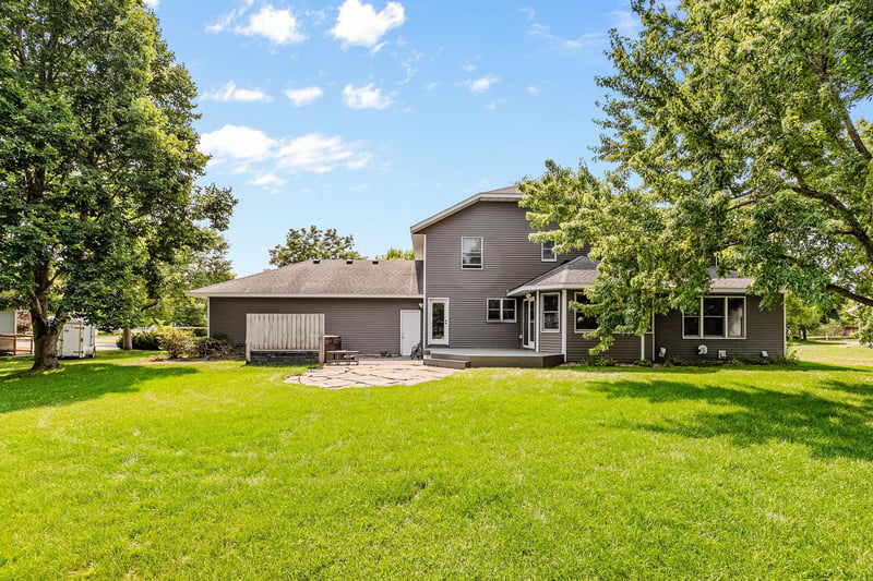2509 Colony Dr, Saint Cloud, MN 56303