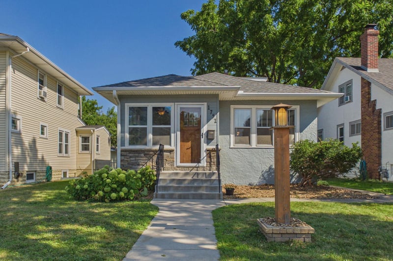 1751 Berkeley Ave, Saint Paul, MN 55105