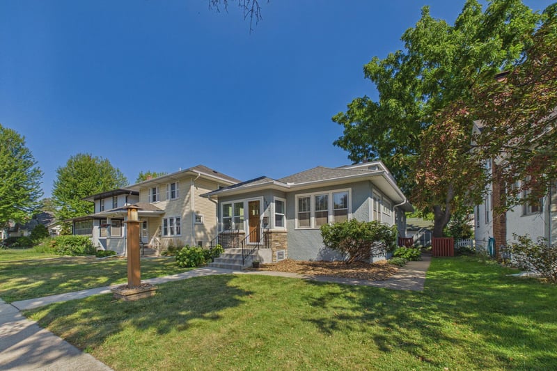 1751 Berkeley Ave, Saint Paul, MN 55105