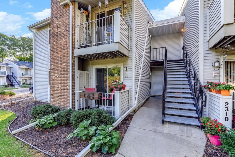 2310 Benson Ave #H, Saint Paul, MN 55116