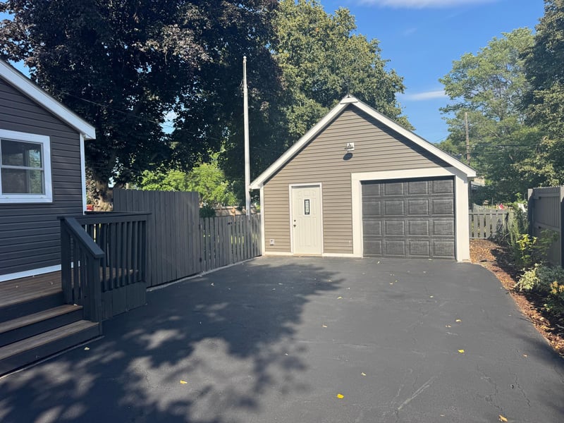 332 1st Ave NE, Osseo, MN 55369