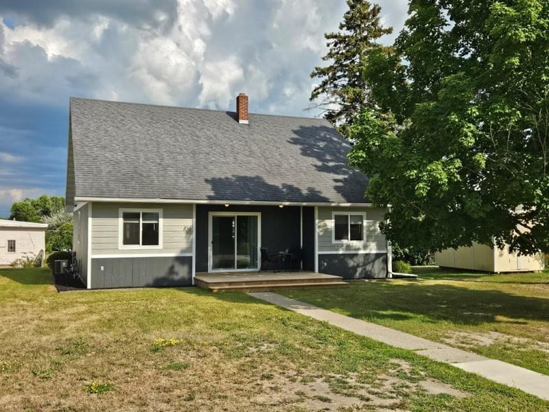 106 Red Lake Ave SW, Bagley, MN 56621