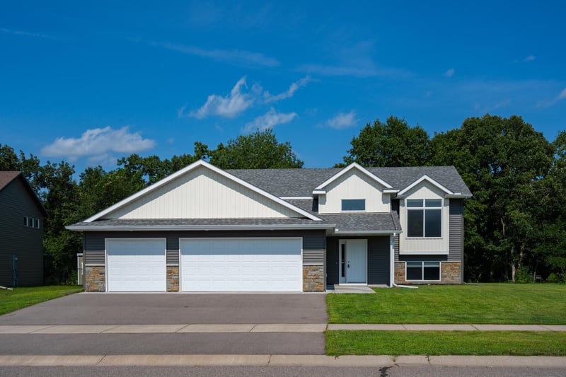 370 29th Ave SE, Saint Cloud, MN 56304