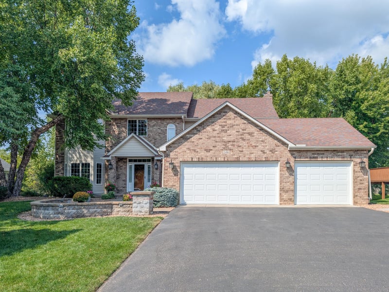 546 White Pine Way, Eagan, MN 55123