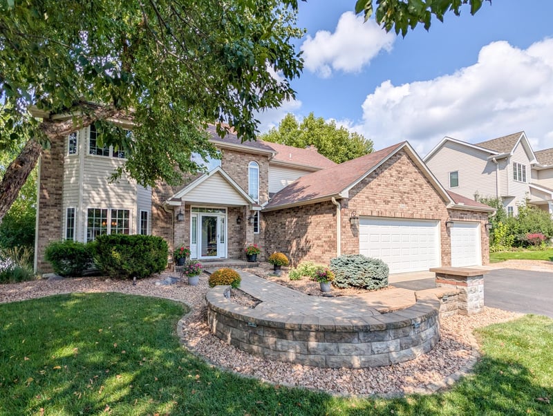 546 White Pine Way, Eagan, MN 55123