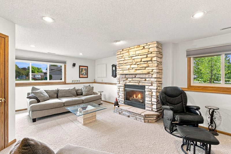 12555 Hillside Ln SE, Becker, MN 55308