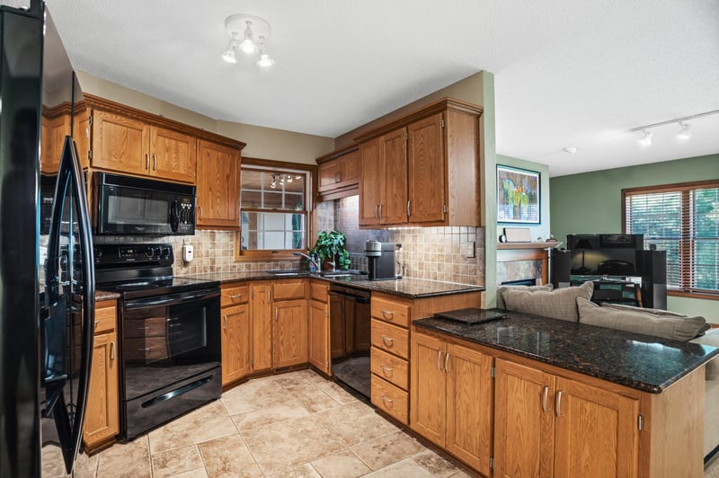 2524 Colony Cir, Saint Cloud, MN 56303