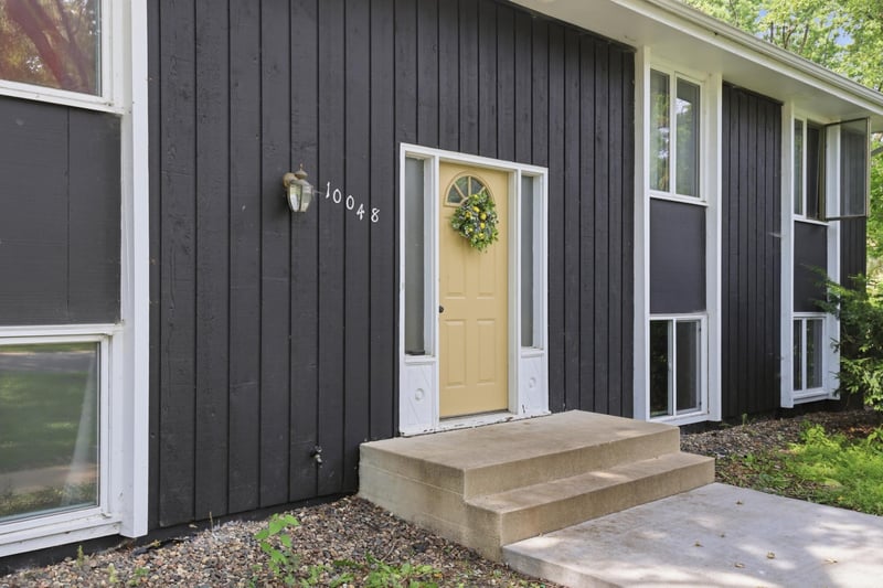 10048 Upton Rd, Bloomington, MN 55431