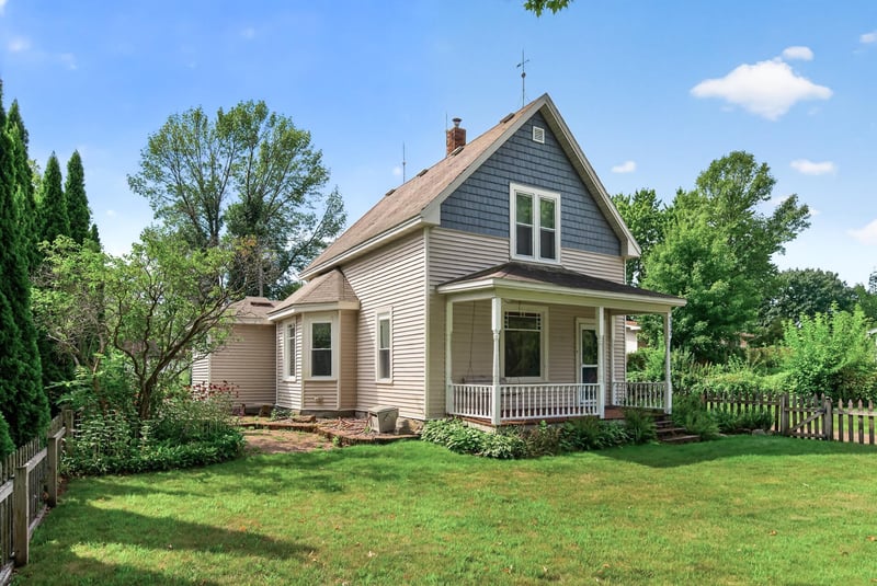 117 Lockey Ave, Center City, MN 55012
