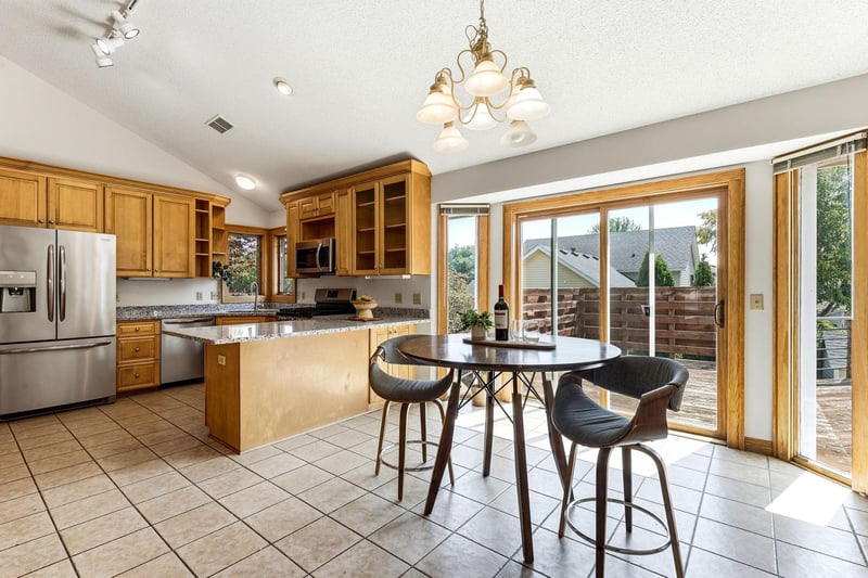 8843 Blackoaks Ln N, Maple Grove, MN 55311