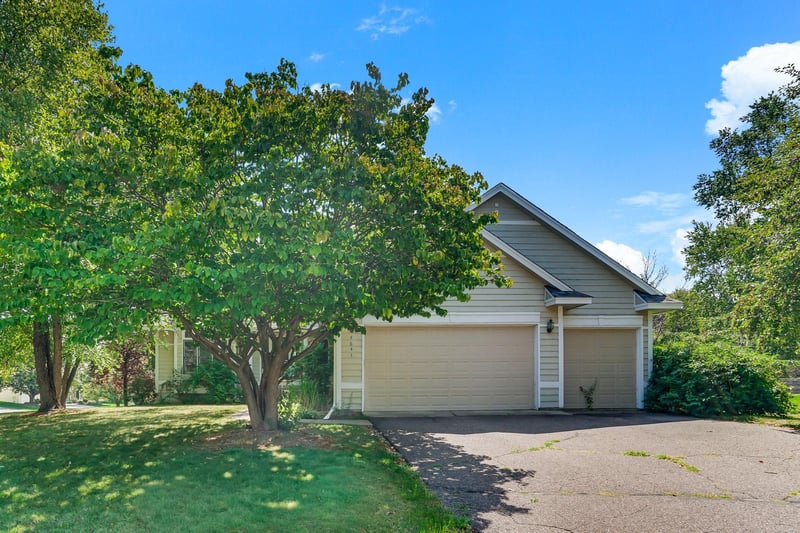 8843 Blackoaks Ln N, Maple Grove, MN 55311