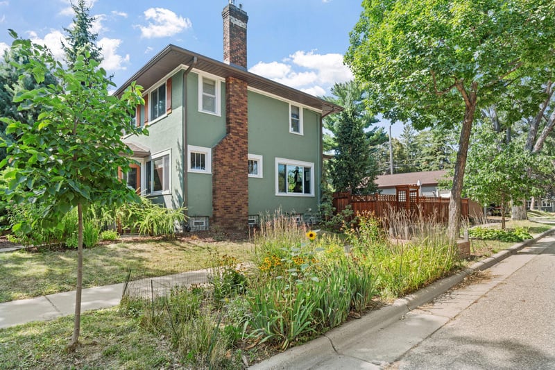 1701 Juliet Ave, Saint Paul, MN 55105