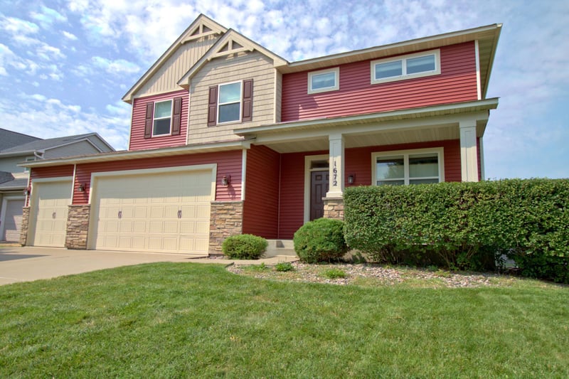 1672 Lenox Dr, Waconia, MN 55387