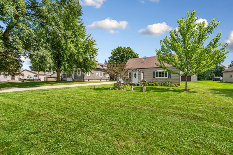 406 S Main St, Medford, MN 55049