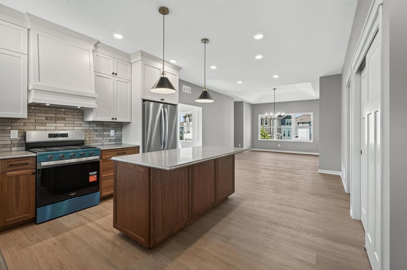 2353 7th Ave E, North Saint Paul, MN 55109
