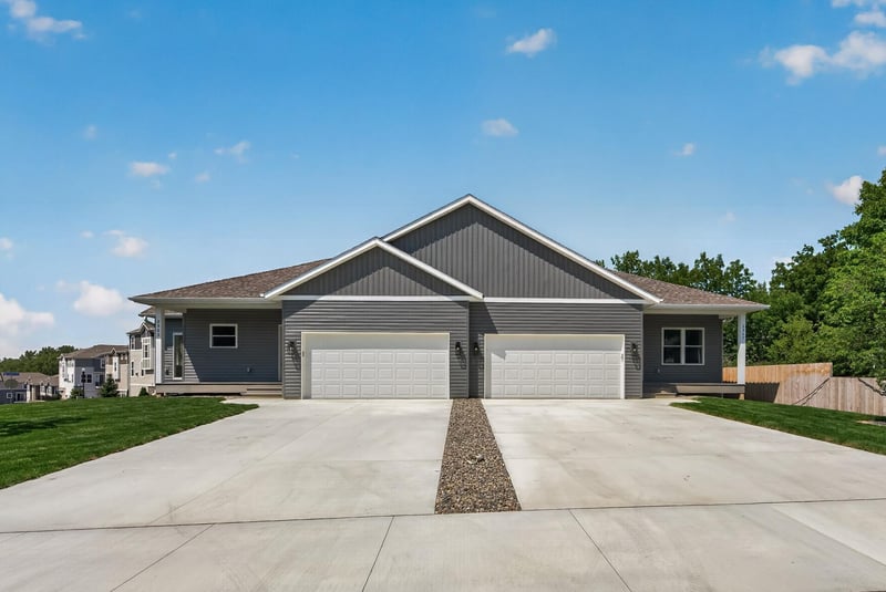 2353 7th Ave E, North Saint Paul, MN 55109