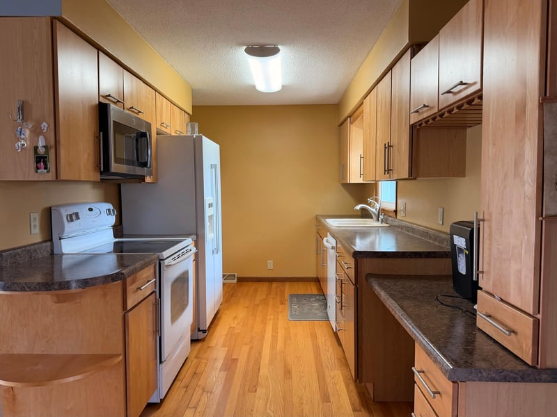 117 Southdale St SE, Sleepy Eye, MN 56085