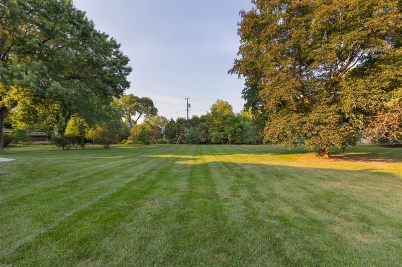 411 Hazel Ln, Hopkins, MN 55343