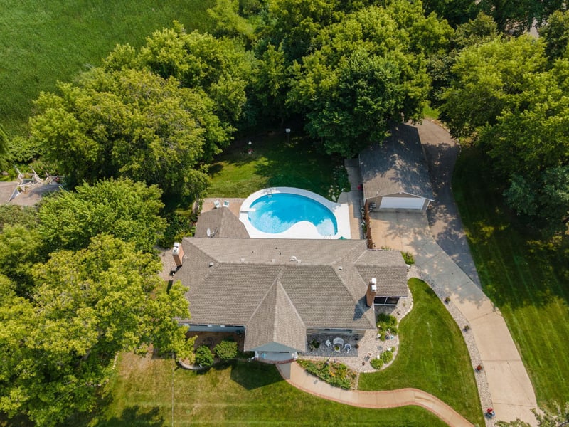 5565 Howards Point Rd, Shorewood, MN 55331