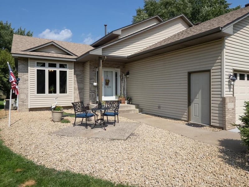 3231 206th Ave NW, Oak Grove, MN 55303