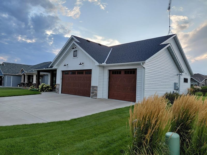 5839 Rivers Edge Dr, Saint Cloud, MN 56303