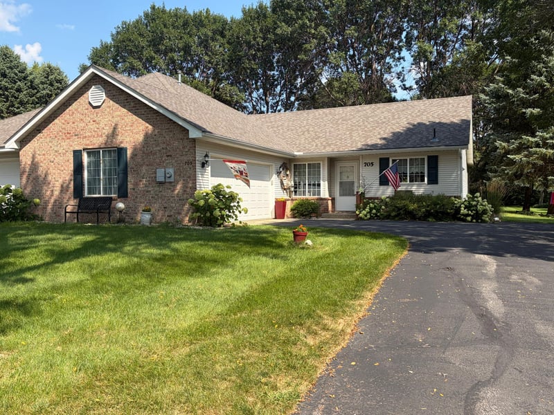 705 24th St SE, Willmar, MN 56201