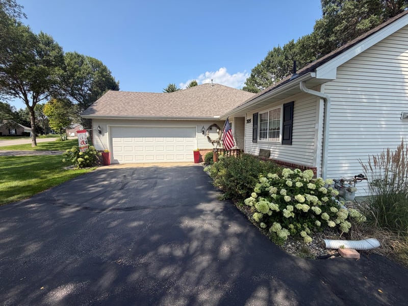 705 24th St SE, Willmar, MN 56201