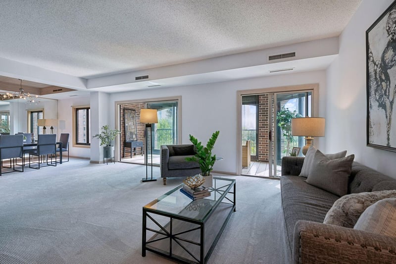 1235 Yale Pl #709, Minneapolis, MN 55403