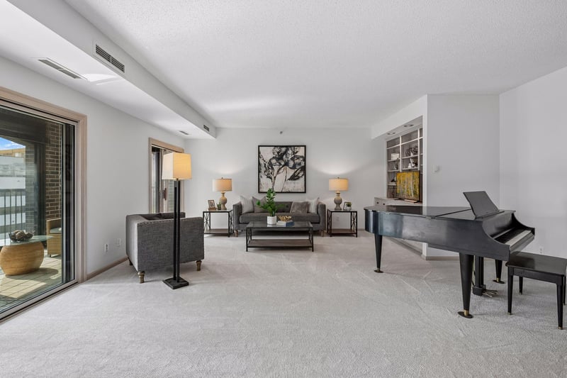 1235 Yale Pl #709, Minneapolis, MN 55403