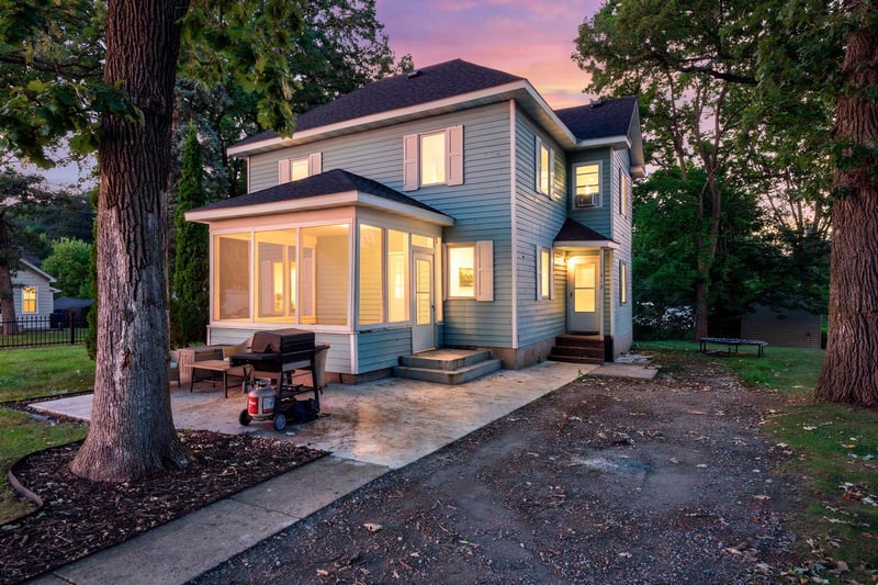 317 W River St, Monticello, MN 55362